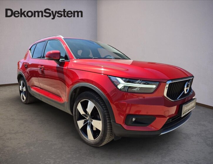 Volvo XC40 SUV / Terénní 2,0 l 145 kw