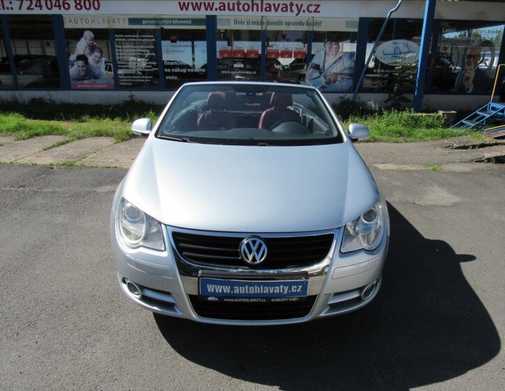 Volkswagen EOS 2