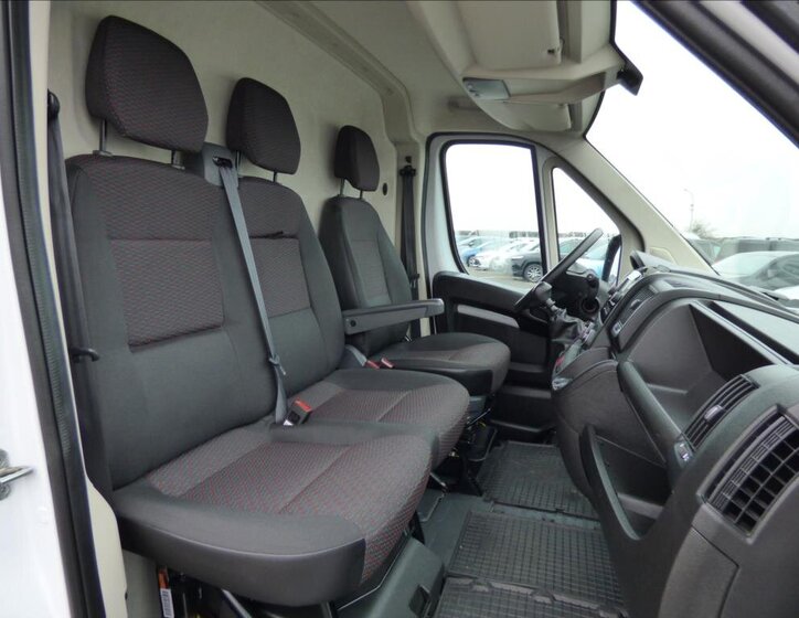 Peugeot Boxer Ostatní 2,2 l 121 kw