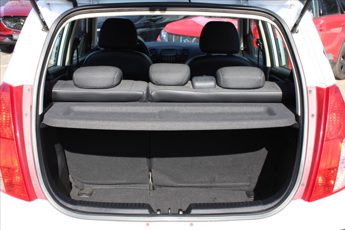 Hyundai i10 Hatchback 1,1 l 57 kw