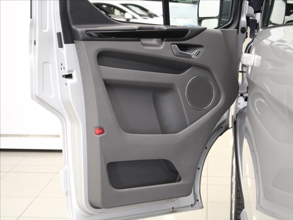 Ford Tourneo Custom MPV 2,0 l 136 kw