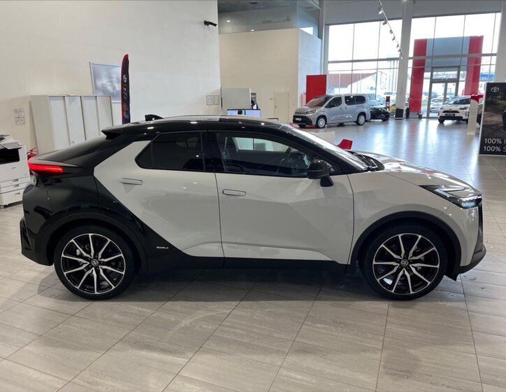 Toyota C-HR SUV 2,0 l 144 kw