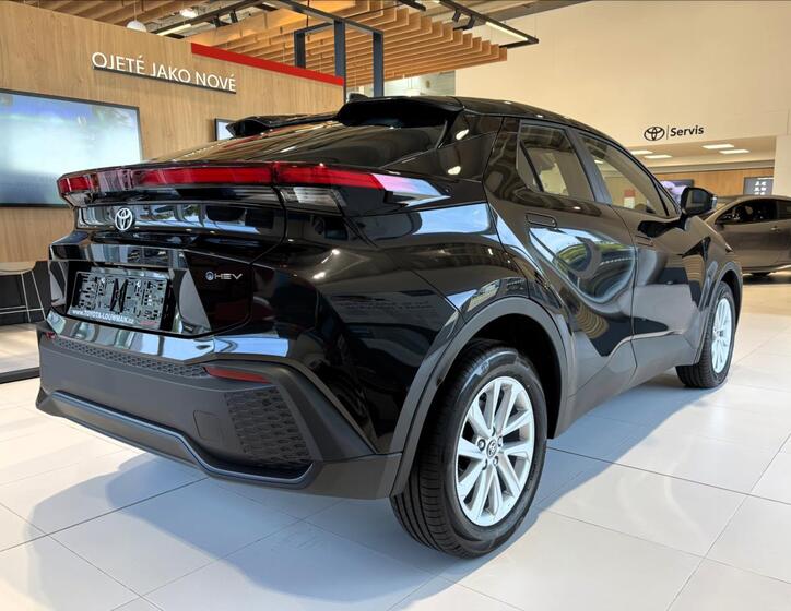 Toyota C-HR 6