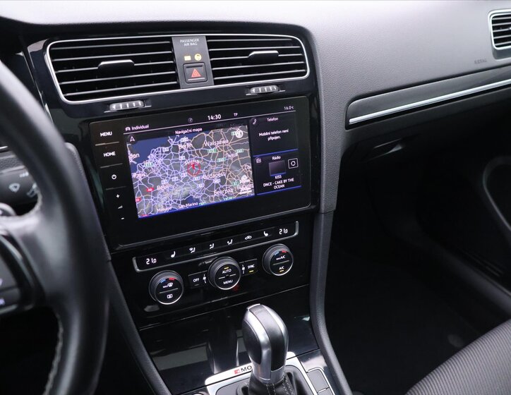 Volkswagen Golf Kombi 2,0 l 228 kw