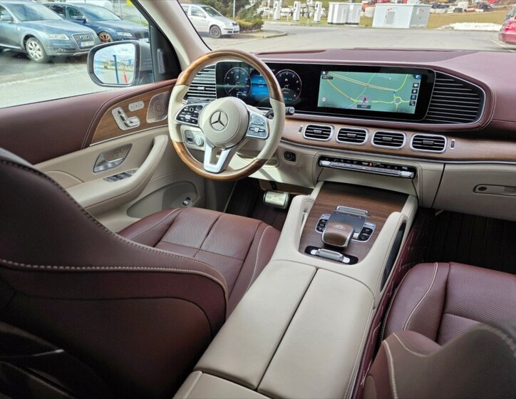 Mercedes-Benz GLS SUV 4,0 l 410 kw