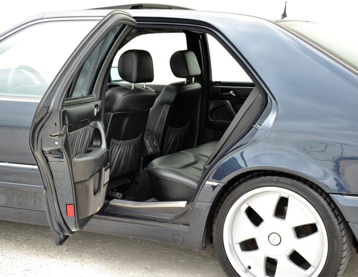 Mercedes-Benz Třídy S Sedan 3,0 l 130 kw