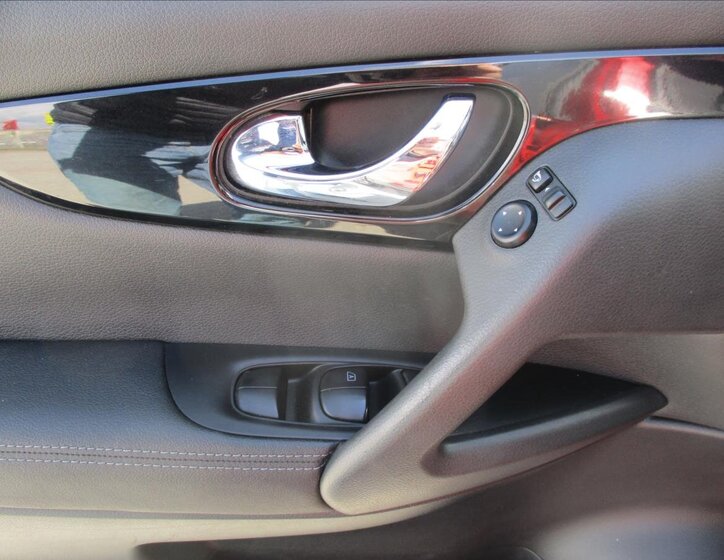 Nissan Qashqai SUV 1,6 l 96 kw