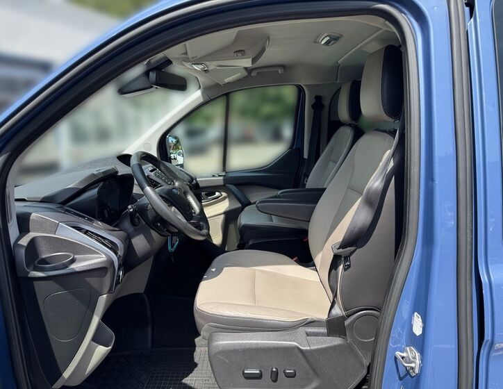 Ford Tourneo Custom 7