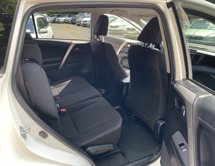 Toyota RAV4 Kombi 2,2 l 110 kw