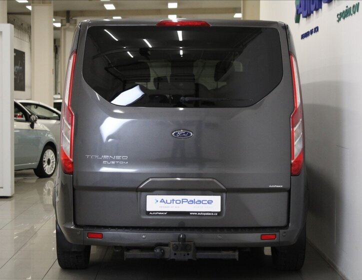 Ford Tourneo Custom MPV 2,0 l 136 kw