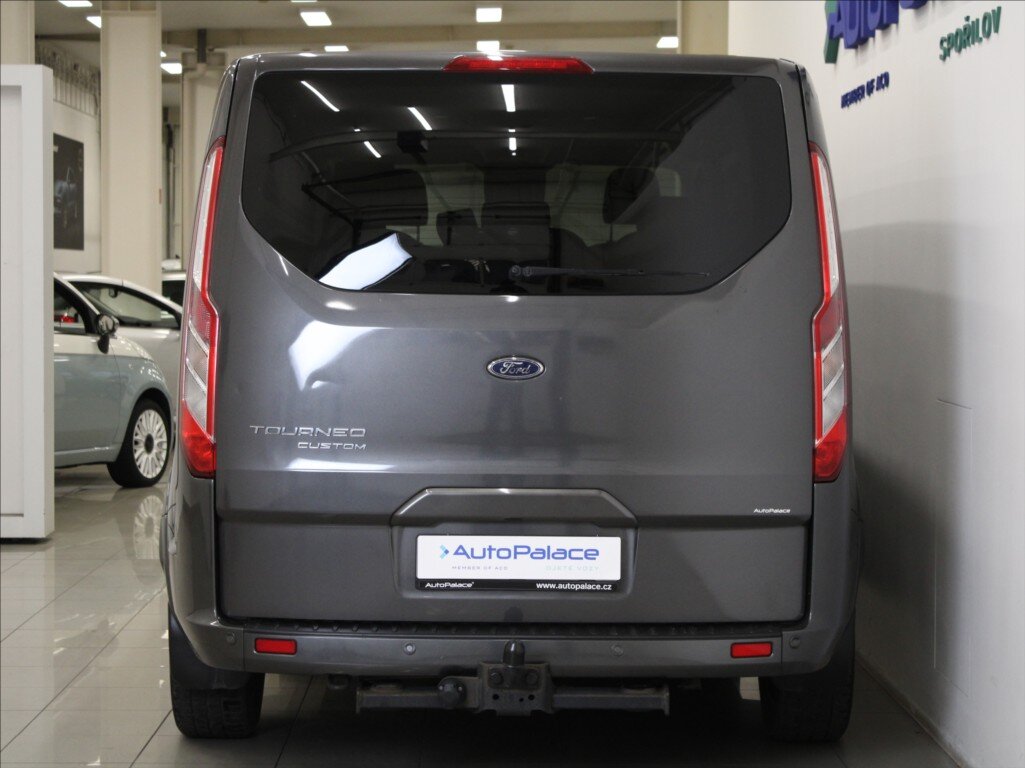 Ford Tourneo Custom MPV 2,0 l 136 kw