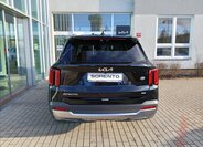 KIA Sorento 4