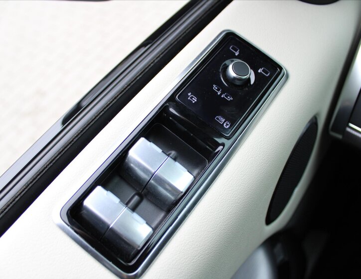 Land Rover Range Rover Sport SUV / Terénní 3,0 l 225 kw