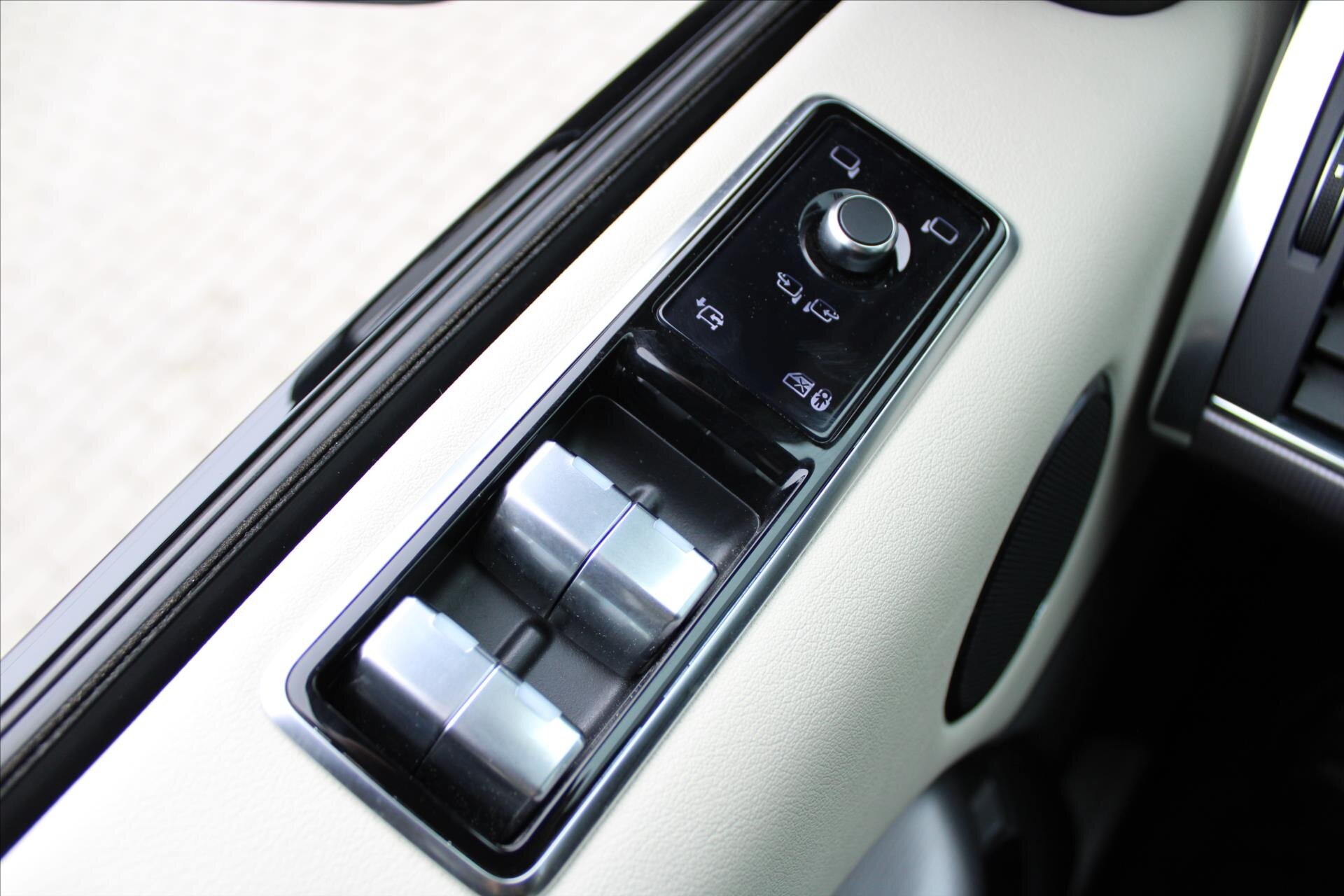 Land Rover Range Rover Sport SUV / Terénní 3,0 l 225 kw