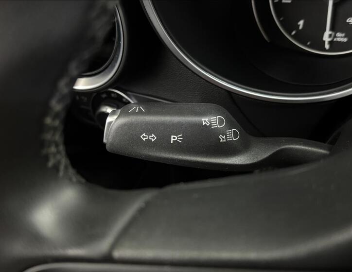 Alfa Romeo Stelvio 11