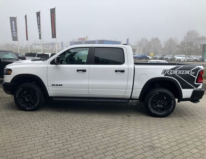 Dodge RAM Pick-up 3,0 l 313 kw