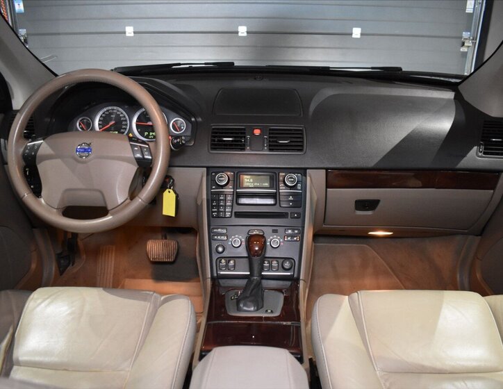 Volvo XC90 SUV / Terénní 2,4 l 147 kw