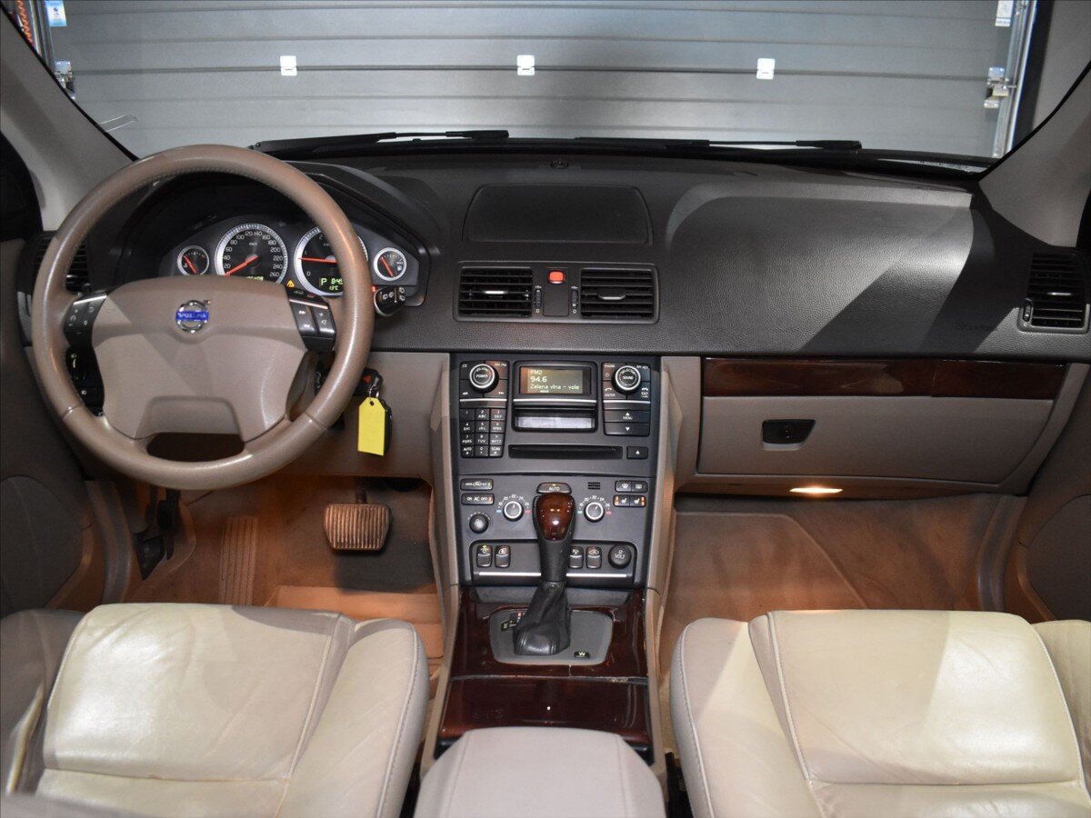 Volvo XC90 SUV / Terénní 2,4 l 147 kw