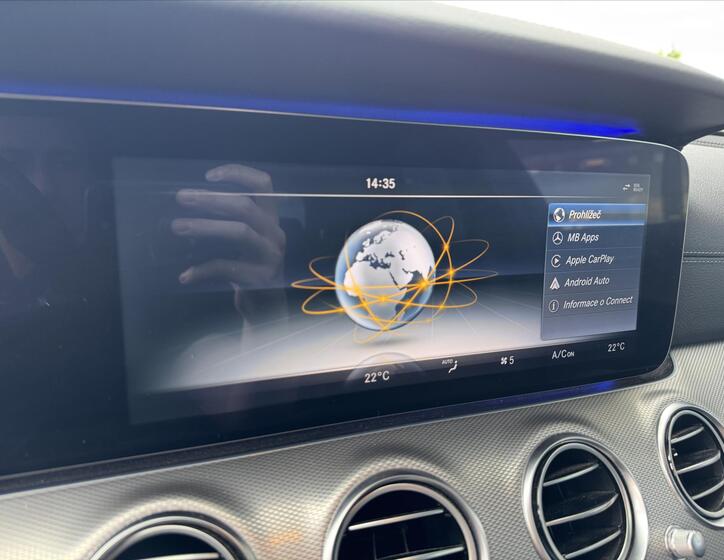 Mercedes-Benz Třídy E 12