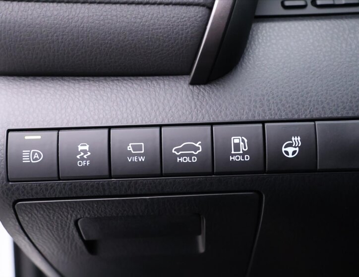 Toyota Camry Sedan / Limuzína 2,5 l 131 kw