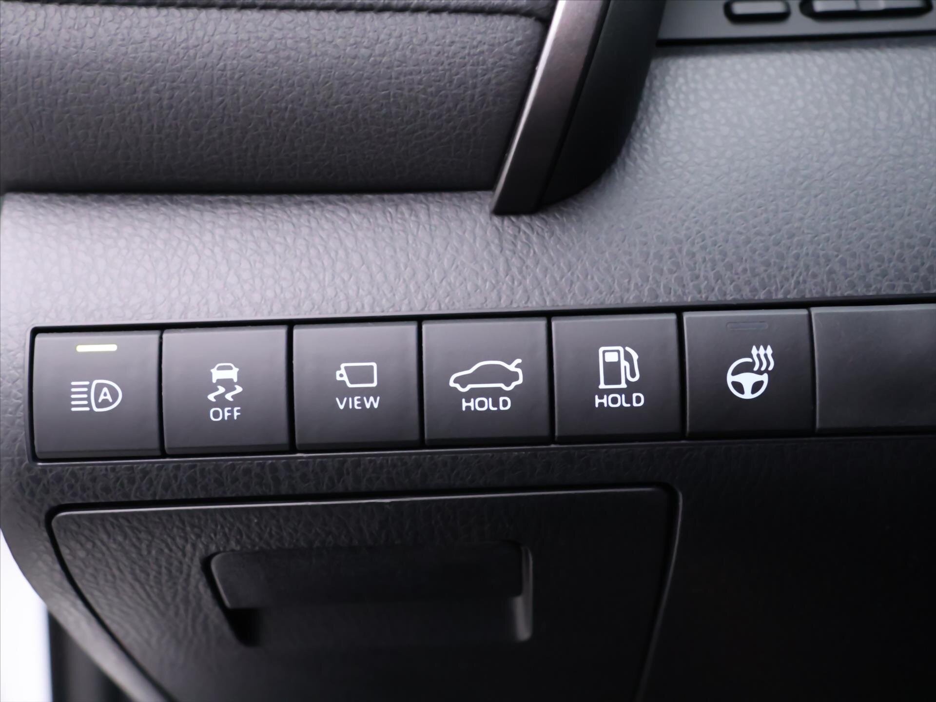 Toyota Camry Sedan / Limuzína 2,5 l 131 kw