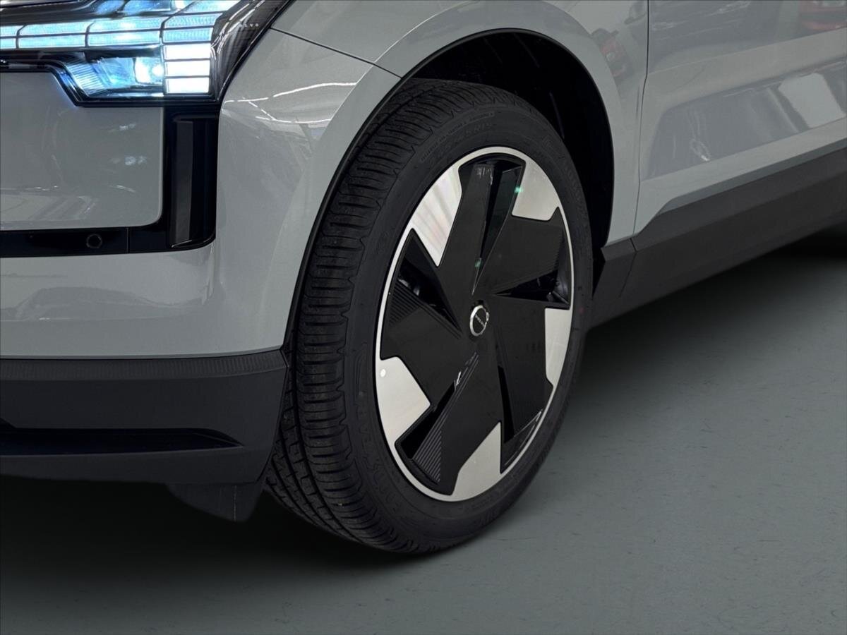 Volvo EX30 SUV 0,0 200 kw