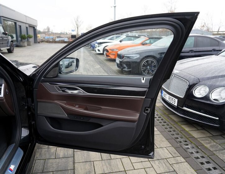 BMW Řada 7 Sedan 3,0 l 250 kw