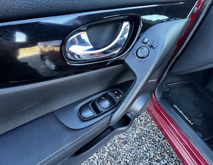 Nissan Qashqai SUV / Terénní 1,2 l 85 kw