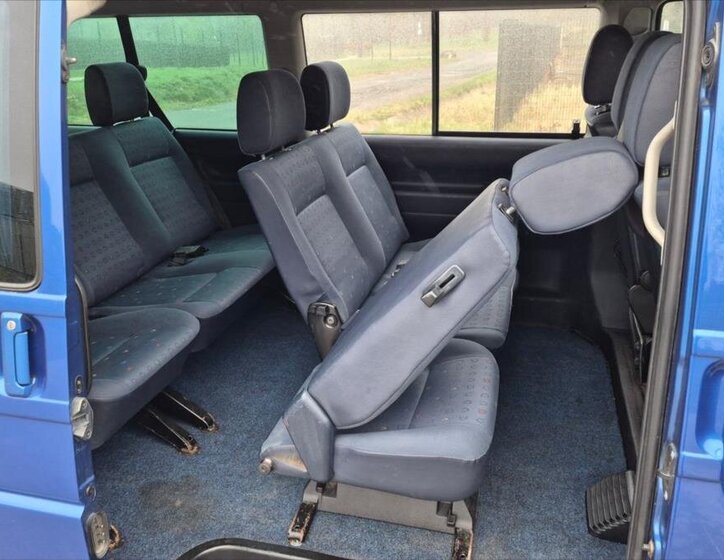 Volkswagen Caravelle Kombi 2,5 l 75 kw