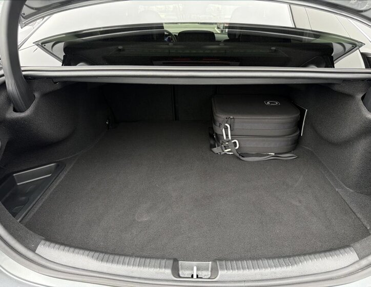 Mercedes-Benz Třídy C Sedan 2,0 l 145 kw