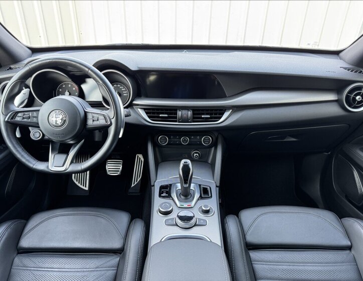 Alfa Romeo Stelvio SUV 2,0 l 206 kw