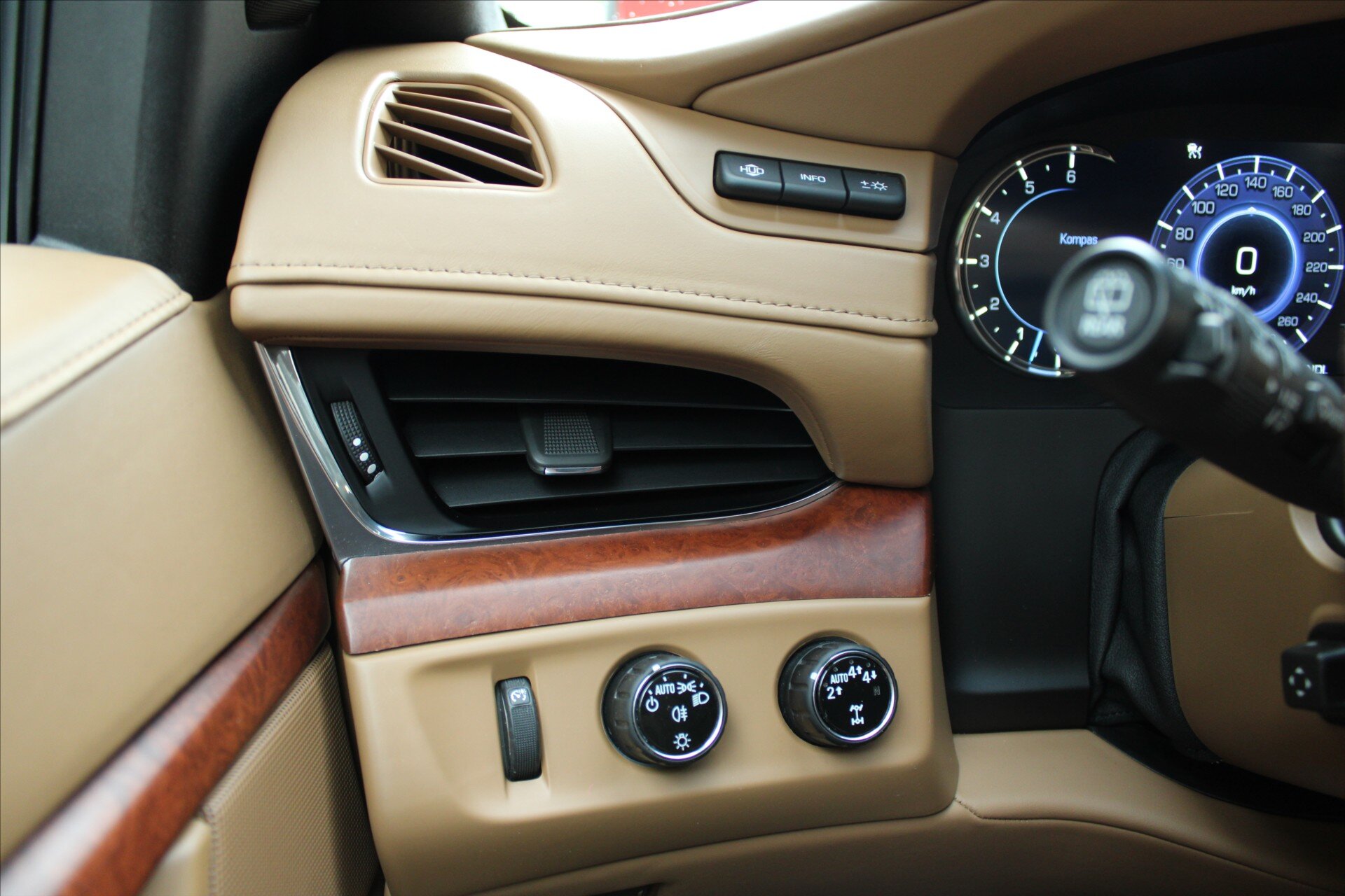 Cadillac Escalade Ostatní 6,2 l 313 kw