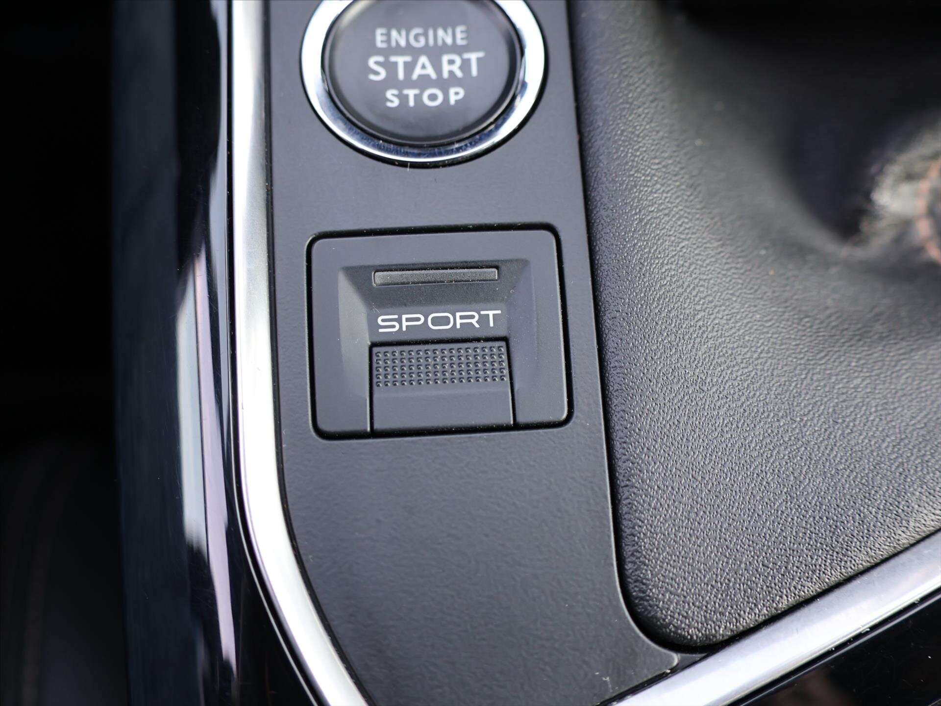 Peugeot 5008 SUV / Terénní 1,2 l 96 kw