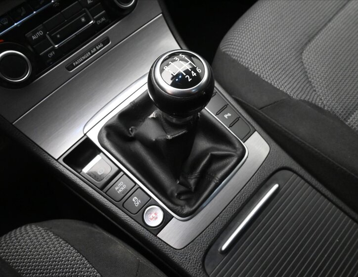 Volkswagen Passat Kombi 1,6 l 77 kw