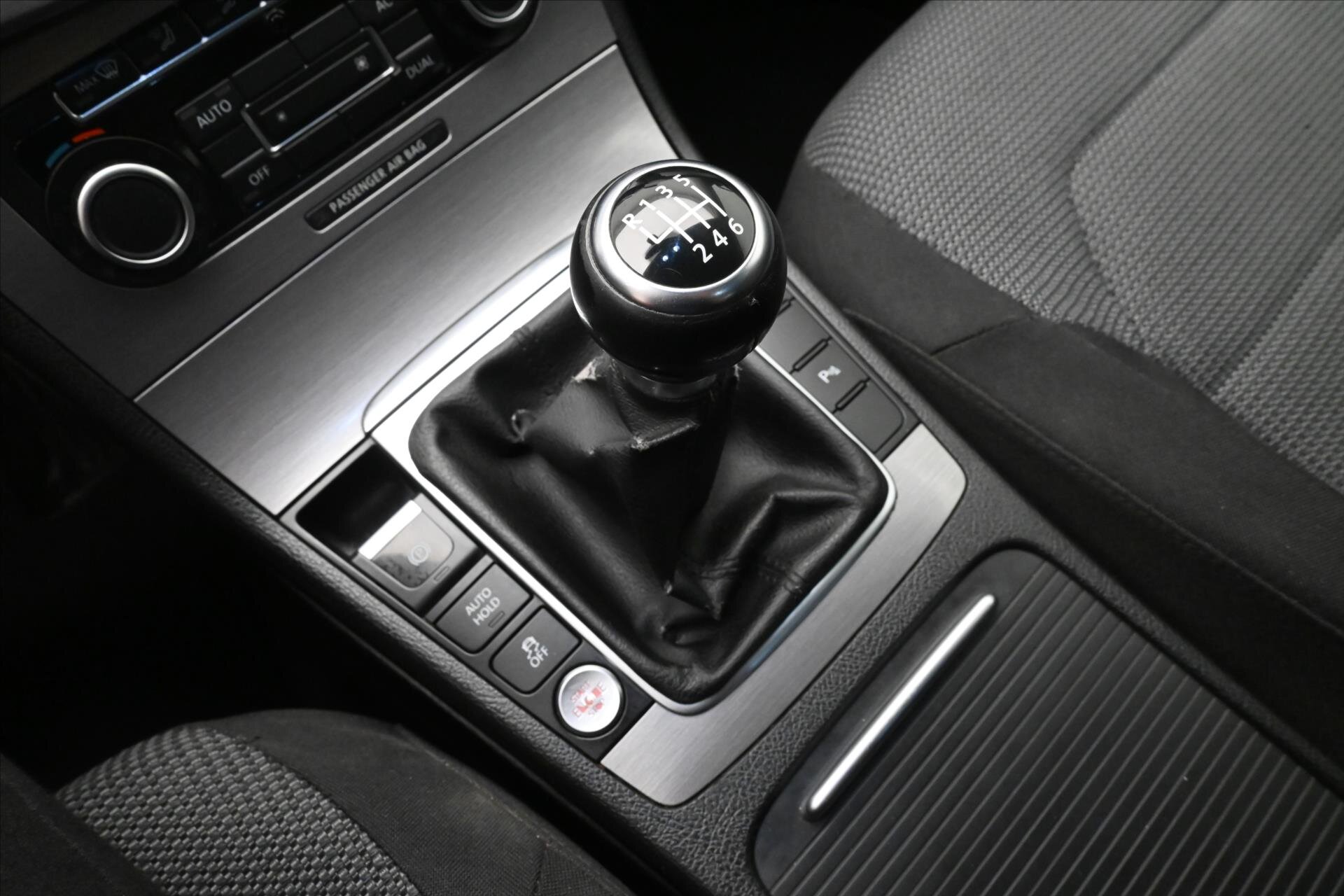 Volkswagen Passat Kombi 1,6 l 77 kw