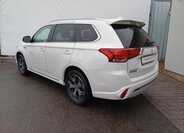 Mitsubishi Outlander Kombi 2,4 l 99 kw