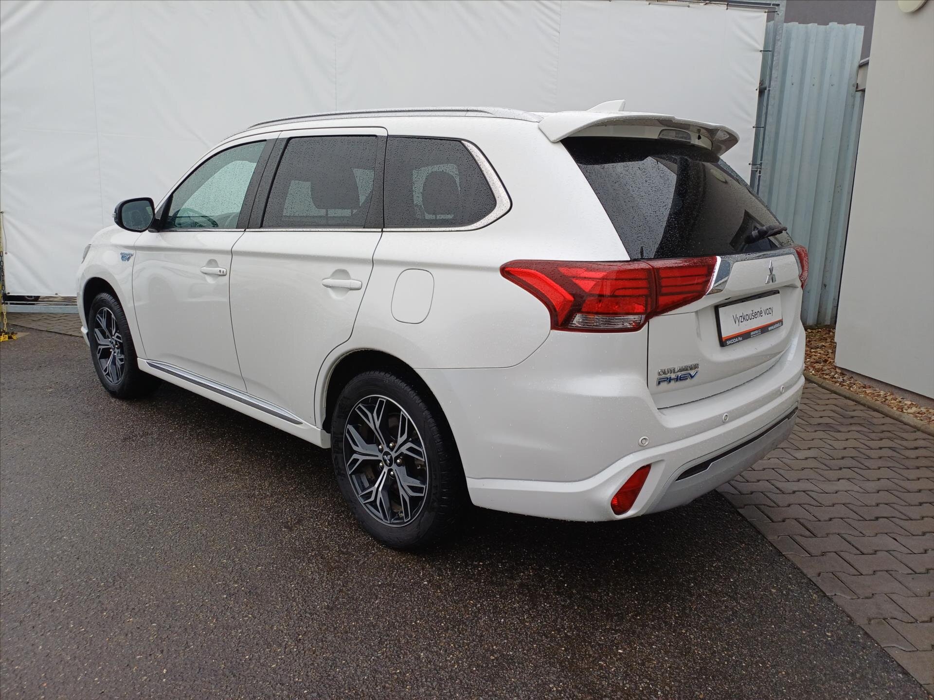 Mitsubishi Outlander Kombi 2,4 l 99 kw