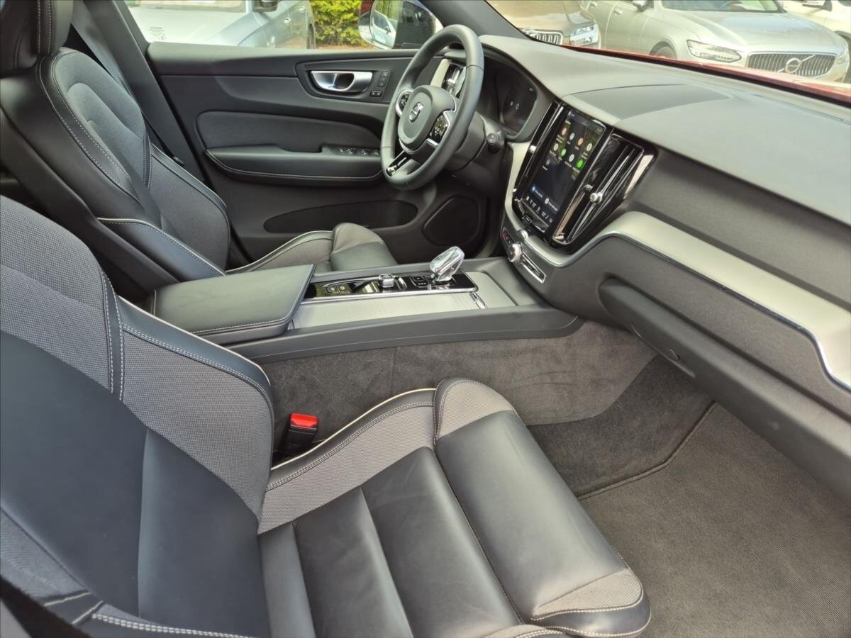 Volvo XC60 SUV / Terénní 2,0 l 145 kw