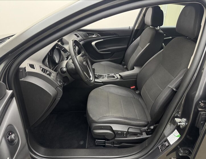 Opel Insignia Sedan / Limuzína 2,0 l 118 kw