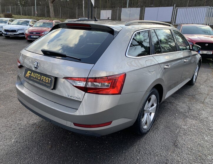 Škoda Superb Kombi 2,0 l 110 kw