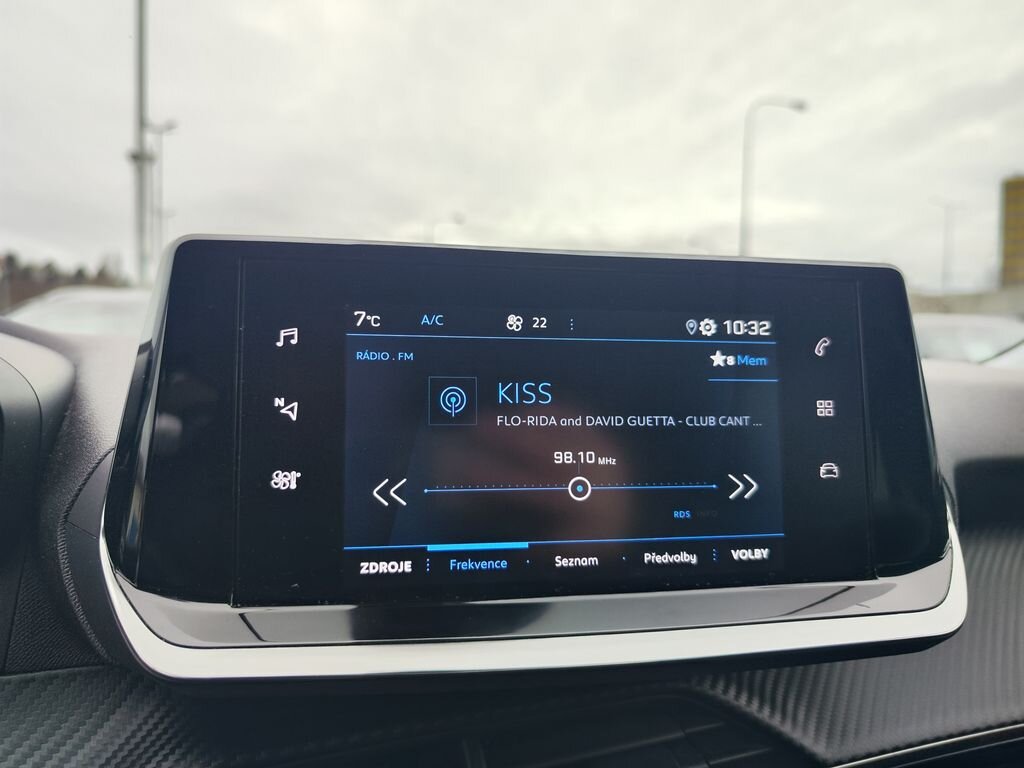 Peugeot 2008 SUV 1,2 l 74 kw