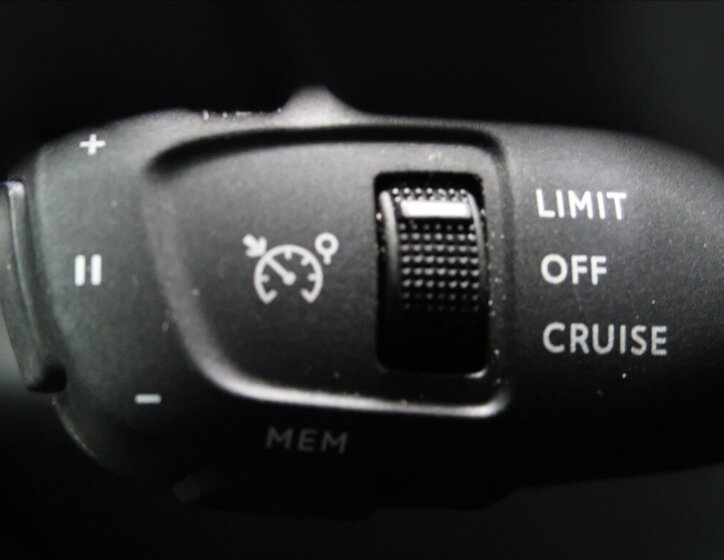 Peugeot 5008 MPV 1,5 l 96 kw