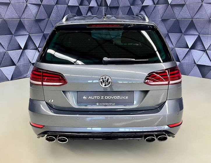 Volkswagen Golf Kombi 2,0 l 221 kw