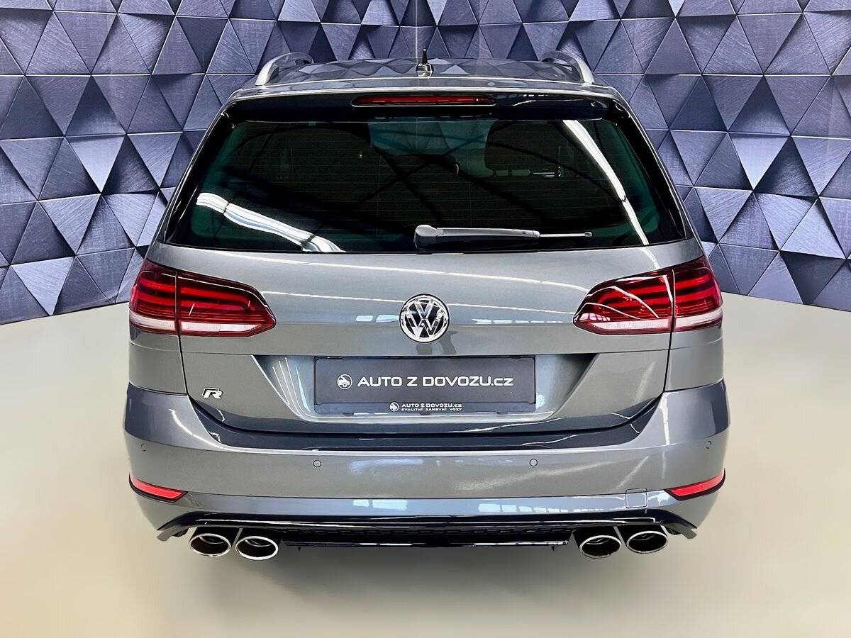 Volkswagen Golf Kombi 2,0 l 221 kw