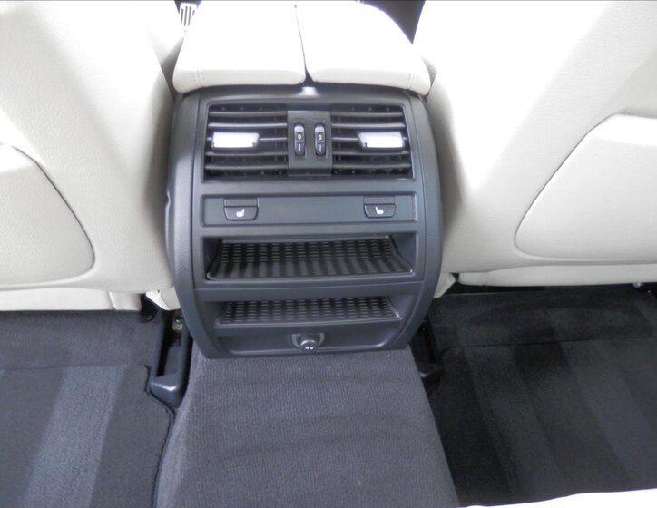 BMW Řada 5 Sedan 3,0 l 230 kw