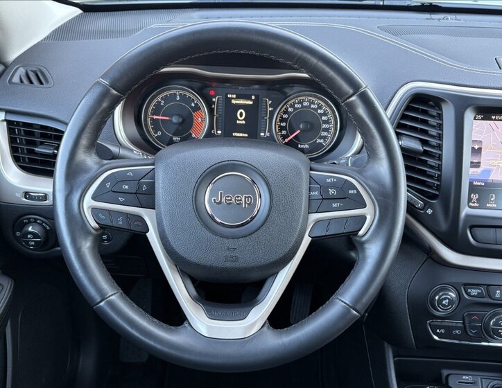 Jeep Cherokee SUV 2,0 l 103 kw