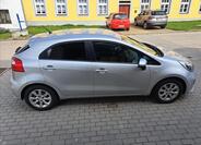 KIA Rio 11
