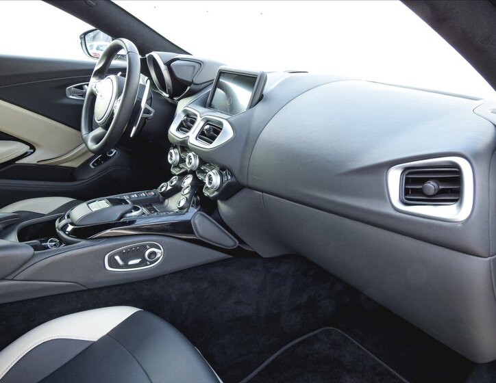 Aston Martin V8 Vantage Kupé 4,0 l 375 kw