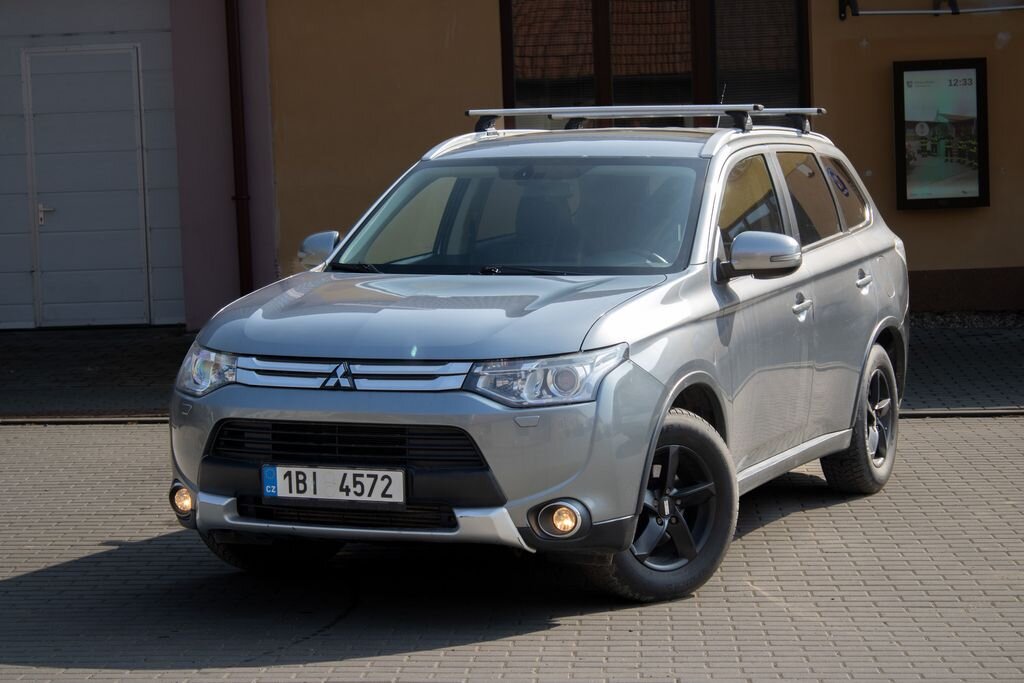 Mitsubishi Outlander SUV / Terénní 2,3 l 110 kw