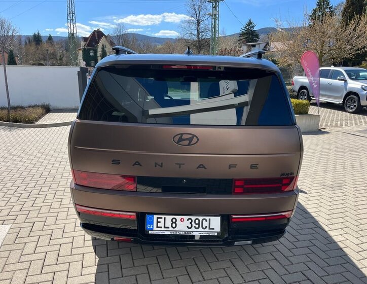 Hyundai Santa Fe SUV / Terénní 1,6 l 158 kw